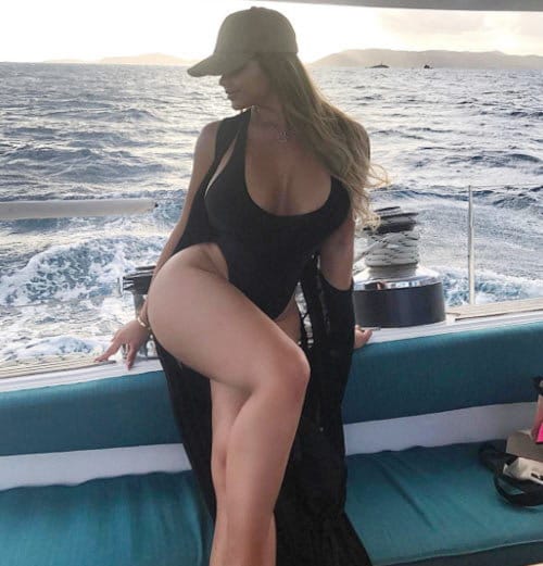 ये है रशिया की 'किम कार्दशियन Anastasia Kvitko, ग्लैमरस फोटोज से भरा है इंस्टाग्राम
