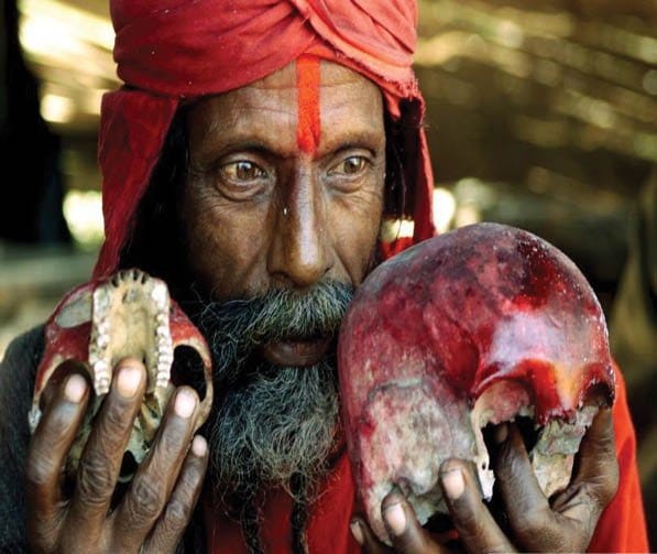 अंधविश्वास से भरे हैं ये 11 देश बच्चों से लेकर डेड बॉडी तक खा जाते हैं ये लोग!