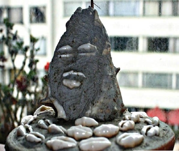 अंधविश्वास से भरे हैं ये 11 देश बच्चों से लेकर डेड बॉडी तक खा जाते हैं ये लोग!