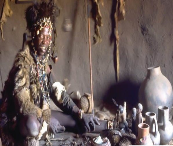 अंधविश्वास से भरे हैं ये 11 देश बच्चों से लेकर डेड बॉडी तक खा जाते हैं ये लोग!