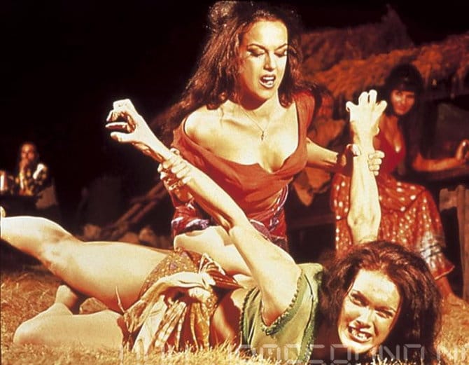 जब एक-दूसरे पर ऐसे टूट पड़ी एक्ट्रेसेस, देखें Photos,