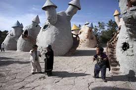 दुनिया के सबसे अजीब गांव,कहाँ और कैसे जानिए