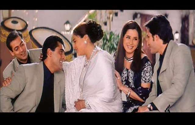 हर परिवार को सीखनी चाहियें ये 7 बातें संयुक्त परिवार पर बनी ‘हम साथ-साथ हैं’ फ़िल्म से,