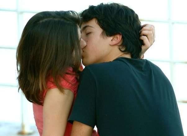 रिश्ते की शुरुआत में ये 5 बातें छुपाती हैं लड़कियां! जानिये